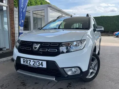 Used Dacia Sandero Comfort 90 HP (66 kW) 2020 White Hatchback