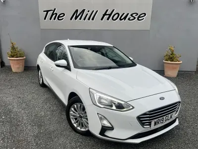 Usado Ford Focus Titanium 125 HP (91 kW) 2019 Branco Citadino