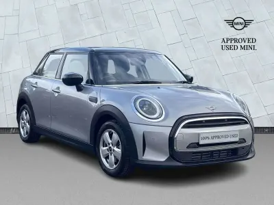 Używany Mini Cooper Classic 134 KM (98 kW) 2023 Srebrny Hatchback
