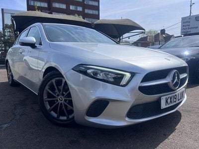 Begagnad Mercedes A180 2019 Silver Halvkombi