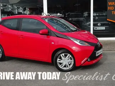 Used Toyota Aygo x-press 68 HP (50 kW) 2015 Red Hatchback