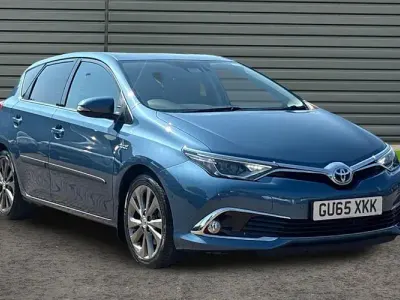 Used Toyota Auris Hybrid 136 HP (100 kW) 2015 Blue Hatchback