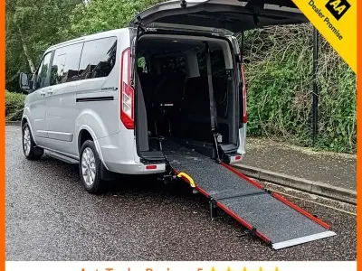 Used Ford Tourneo Titanium 130 HP (95 kW) 2023 Silver MPV
