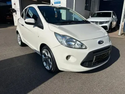 Begagnad Ford Ka Zetec 69 HK (50 kW) 2015 Vit Halvkombi