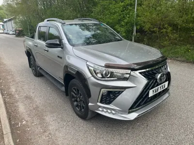 Używany Toyota HiLux 150 KM (110 kW) 2019 Srebrny Pickup