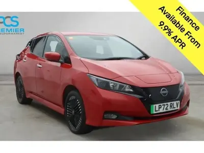 Begagnad Nissan Leaf N-Connecta 160 kW (218 HK) 2022 Halvkombi