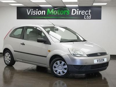 Used Ford Fiesta 75 HP (55 kW) 2003 Silver Hatchback