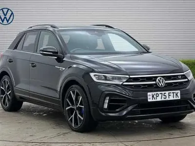 Usado VW T-Roc Black Edition 300 HP (220 kW) 2025 Preto SUV