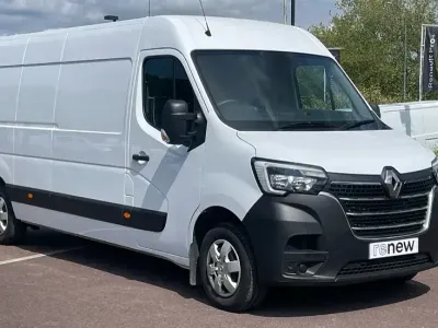 Usado Renault Master Business 135 CV (99 kW) 2023 Blanco Monovolumen