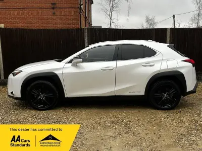 Used Lexus UX 300e 150 kW (204 HP) 2021 White SUV