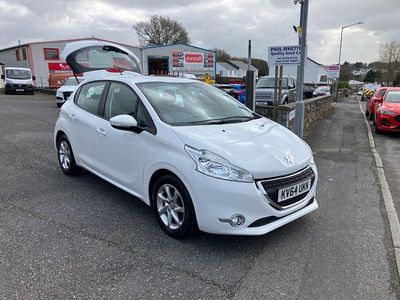 Used Peugeot 208 Active 82 HP (60 kW) 2014 White Hatchback