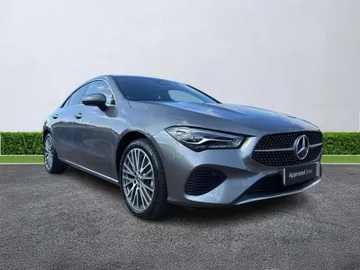 Begagnad Mercedes CLA200 Executive 2024 Grå Sportkupé