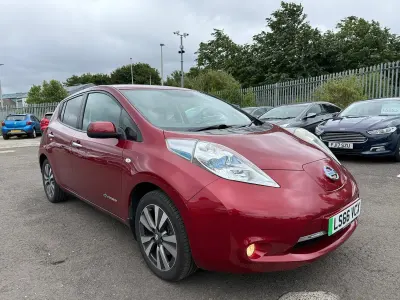 Used Nissan Leaf Tekna 80 kW (109 HP) 2016 Red Hatchback
