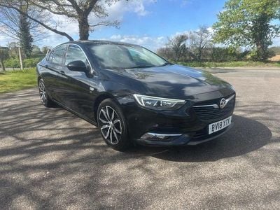 Second-hand Vauxhall Insignia SRi 2018 Negru Hatchback