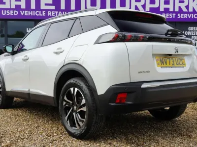 Used Peugeot 2008 Allure+ 100 HP (73 kW) 2023 White SUV