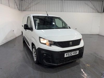 Used Peugeot Partner Premium 101 HP (74 kW) 2022 White MPV