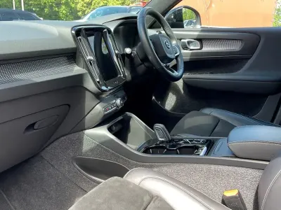 Used Volvo XC40 R-Design 161 HP (118 kW) 2022 Grey SUV