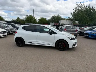 Begagnad Renault Clio IV 2015 Vit Halvkombi