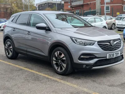 Second-hand Vauxhall Grandland X Sport 130 CP (95 kW) 2018 Gri SUV