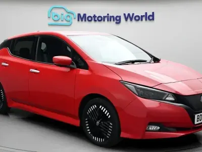 Used Nissan Leaf Tekna 110 kW (150 HP) 2022 Red Hatchback