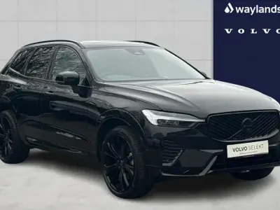 Begagnad Volvo XC60 Plus 250 HK (183 kW) 2025 Svart SUV