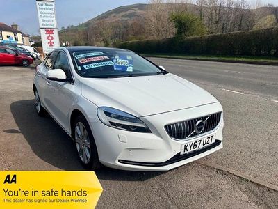 Used Volvo V40 Inscription 150 HP (110 kW) 2017 White Hatchback