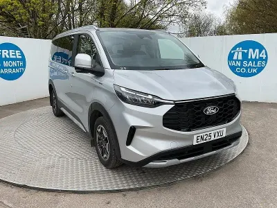 Begagnad Ford Tourneo Custom Active 2025 Silver Van