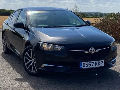 Used Vauxhall Insignia Design Edition 110 HP (80 kW) 2017 Black Hatchback