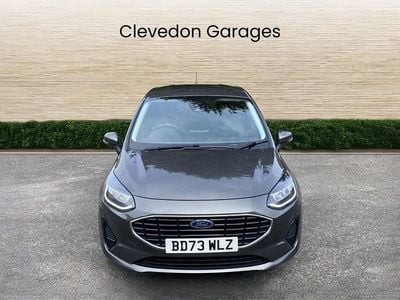 Begagnad Ford Fiesta Titanium 100 HK (73 kW) 2023 Grå Halvkombi
