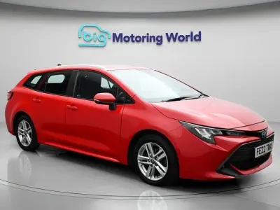 Używany Toyota Corolla 122 KM (89 kW) 2022 Czerwony Kombi