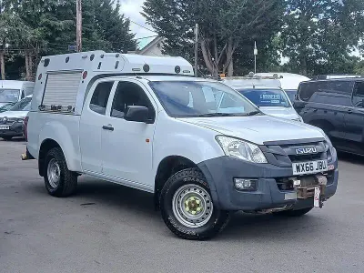 Used Isuzu Pick up 161 HP (118 kW) 2017 White Pickup