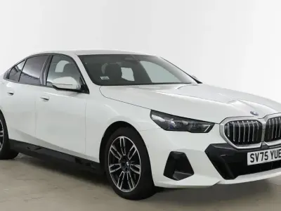 Usado BMW 550e M Sport 482 CV (354 kW) 2025 Blanco