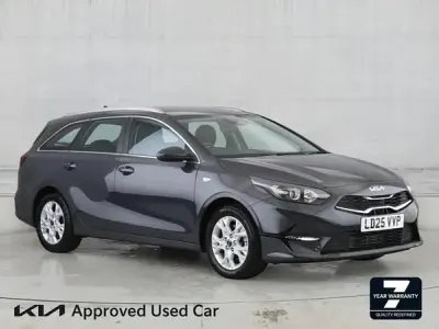 Używany Kia Ceed 138 KM (101 kW) 2025 Szary Hatchback