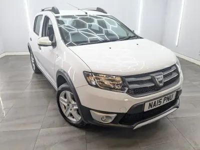 Used Dacia Sandero Lauréate 90 HP (66 kW) 2015 White Hatchback