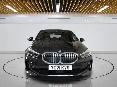 Begagnad BMW 116 M Sport 116 HK (85 kW) 2021 Svart Halvkombi