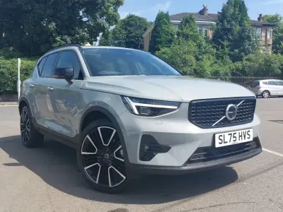 New Volvo XC40 Ultra 197 HP (144 kW) 2025 Grey SUV