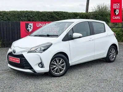 Used Toyota Yaris 107 HP (78 kW) 2019 White Hatchback