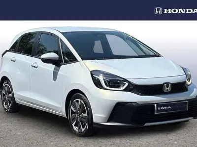 Used Honda Jazz Advance 122 HP (89 kW) 2023 Premium sunlight white Hatchback