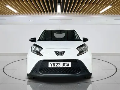 Begagnad Toyota Aygo X PURE 72 HK (52 kW) 2023 Vit SUV
