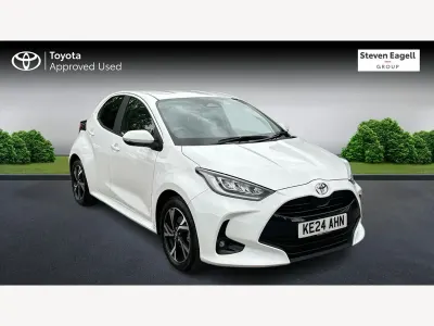 Used Toyota Yaris Hybrid Design 2024 White Hatchback