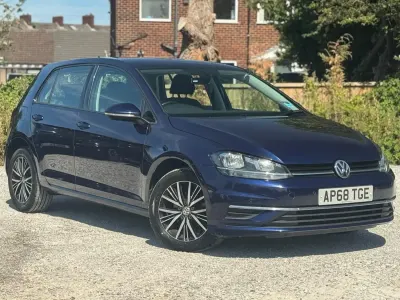 Used VW Golf VII SE 115 HP (84 kW) 2019 Blue Hatchback