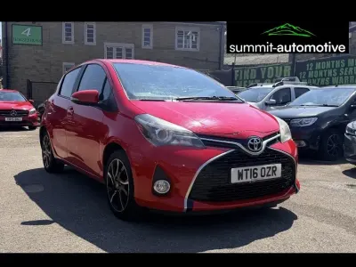 Used Toyota Yaris Design 99 HP (72 kW) 2016 Red Hatchback
