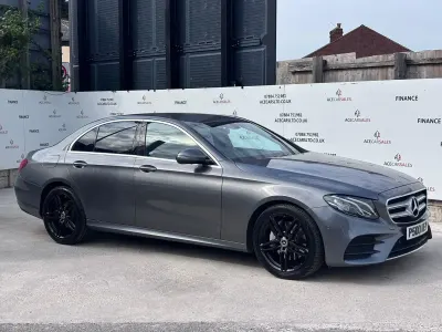 Begagnad Mercedes E220 AMG line 194 HK (142 kW) 2017 Grå Sedan