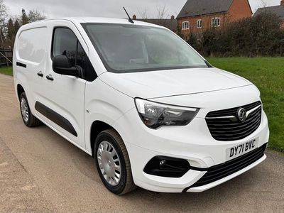 Used Vauxhall Combo Sportive 100 HP (73 kW) 2021 White MPV