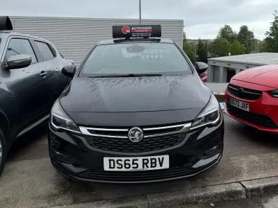 Used Vauxhall Astra SRi 105 HP (77 kW) 2015 Black Hatchback