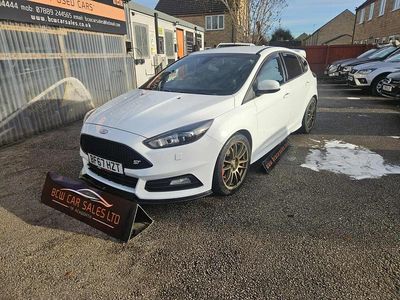 White Used 2017 Ford Focus ST Hatchback | £11,250 (Fair price)