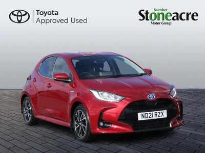 Used Toyota Yaris Hybrid Design 113 HP (83 kW) 2021 Red Hatchback