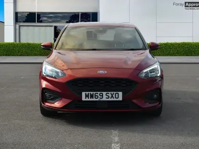 Used Ford Focus ST-Line X 2019 Ruby red Hatchback