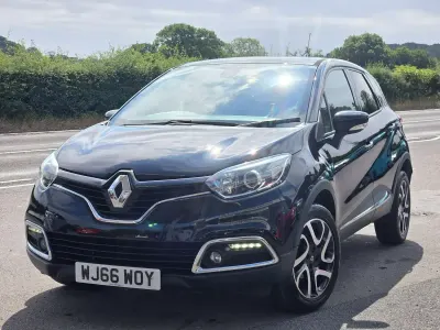 Used Renault Captur Dynamique 90 HP (66 kW) 2016 Black SUV
