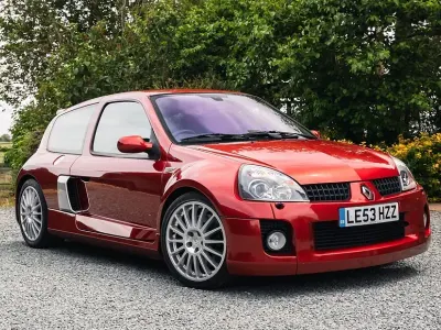 Used Renault Clio 255 HP (187 kW) 2003 Red Hatchback